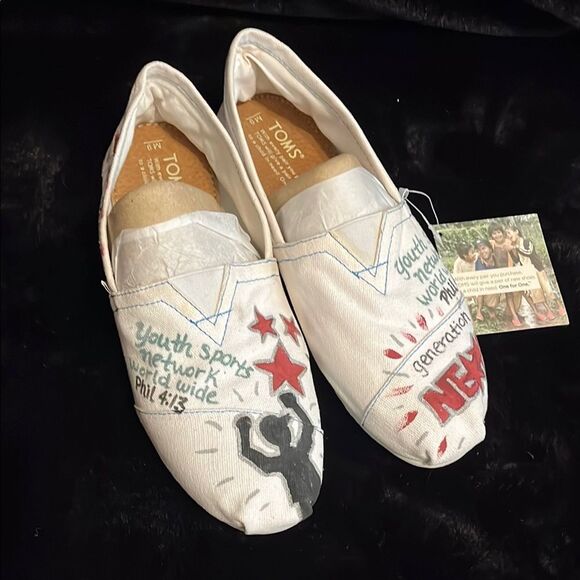 TOMS White Canvas Flats with Custom Artwork - Picture 1 of 10